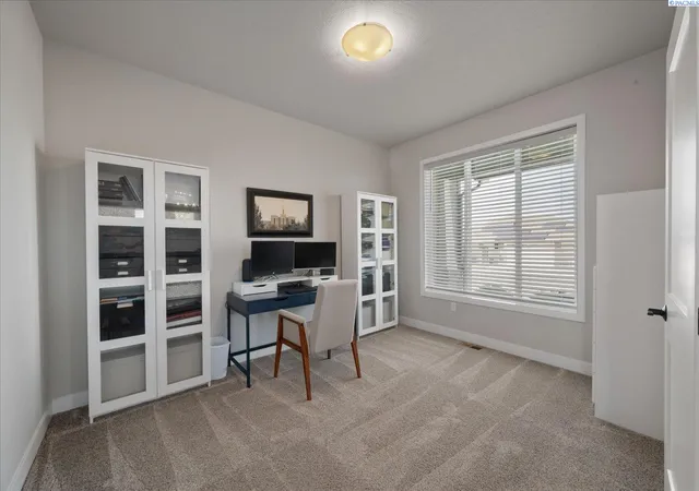 Photo 4 of Sale Pending at 8511 W 12th Avenue, Kennewick, WA 99338 | MLS# PAC296706 | Listing updated on 2026-10-21