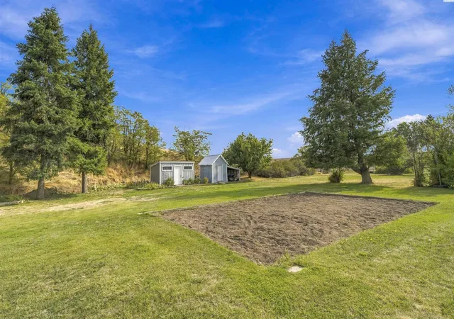 Photo 3 of Single family home for sale at 318 C St, Endicott, WA 99125 | MLS# PAC296714 | Listing updated on 2026-10-20