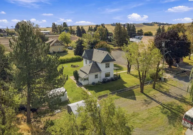 Photo 3 of Single family home for sale at 318 C St, Endicott, WA 99125 | MLS# PAC296714 | Listing updated on 2026-10-20