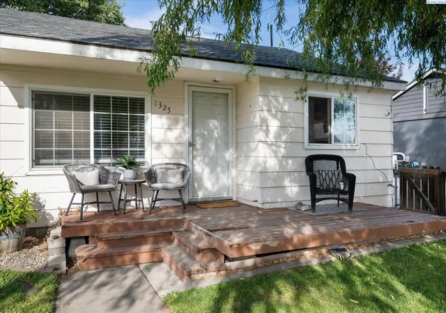Photo 1 of Sale Pending at 1325 Sanford Ave, Richland, WA 99354 | MLS# PAC296717 | Listing updated on 2026-10-21