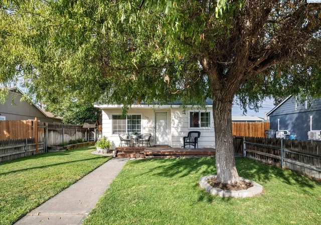 Photo 3 of Sale Pending at 1325 Sanford Ave, Richland, WA 99354 | MLS# PAC296717 | Listing updated on 2026-10-21
