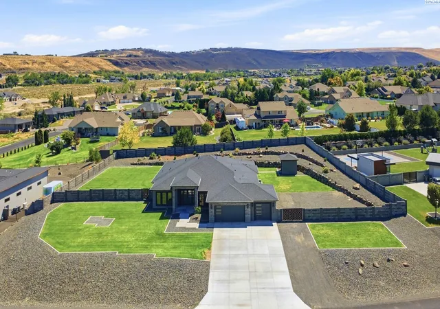 Photo 4 of Single family home for sale at 104829 Addison Ave, Kennewick, WA 99338 | MLS# PAC296750 | Listing updated on 2026-10-14