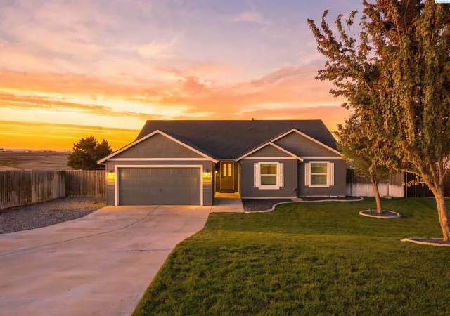 Photo 1 of Single family home for sale at 4807 Bragueta Ct, Pasco, WA 99301 | MLS# PAC296751 | Listing updated on 2026-10-16