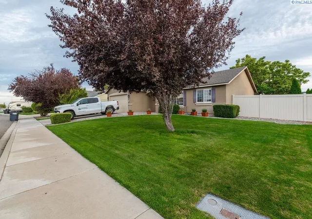 Photo 2 of Single family home for sale at 4412 Monterey Dr, Pasco, WA 99301 | MLS# PAC296757 | Listing updated on 2026-10-20