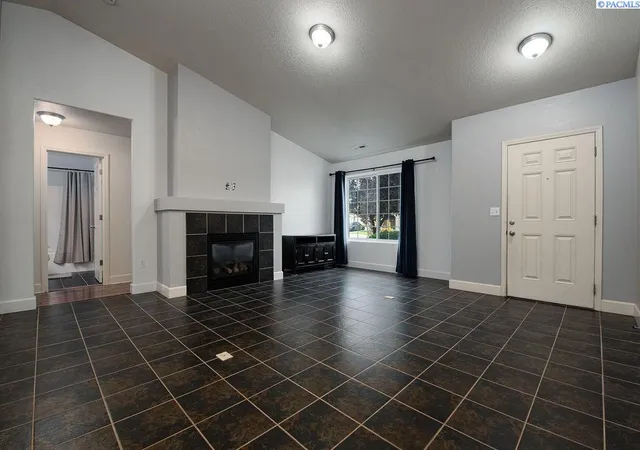Photo 3 of Single family home for sale at 4412 Monterey Dr, Pasco, WA 99301 | MLS# PAC296757 | Listing updated on 2026-10-20