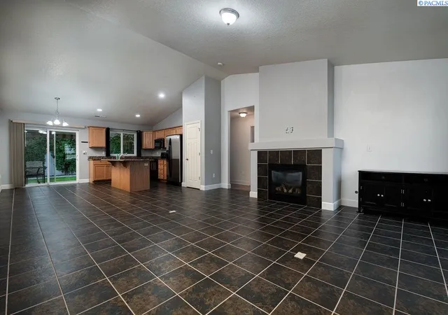 Photo 4 of Single family home for sale at 4412 Monterey Dr, Pasco, WA 99301 | MLS# PAC296757 | Listing updated on 2026-10-20