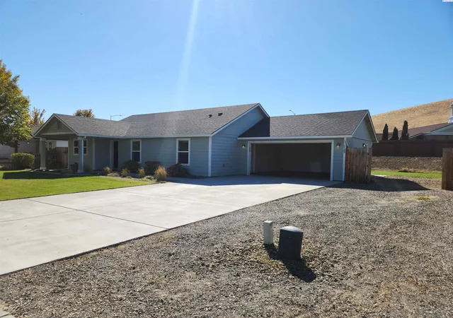 Photo 2 of Single family home for sale at 5149 Pinehurst St, West Richland, WA 99353 | MLS# PAC296765 | Listing updated on 2026-10-17