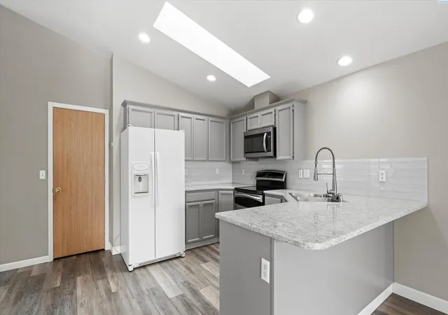 Photo 2 of Single family home for sale at 6704 Comiskey Dr, Pasco, WA 99301 | MLS# PAC296768 | Listing updated on 2026-10-22
