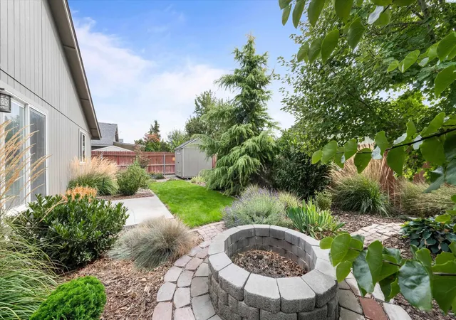 Photo 3 of Single family home for sale at 6704 Comiskey Dr, Pasco, WA 99301 | MLS# PAC296768 | Listing updated on 2026-10-22