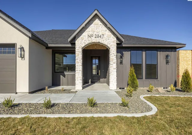 Photo 2 of Single family home for sale at 2847 Savanna Ave, Richland, WA 99352 | MLS# PAC296775 | Listing updated on 2026-10-23