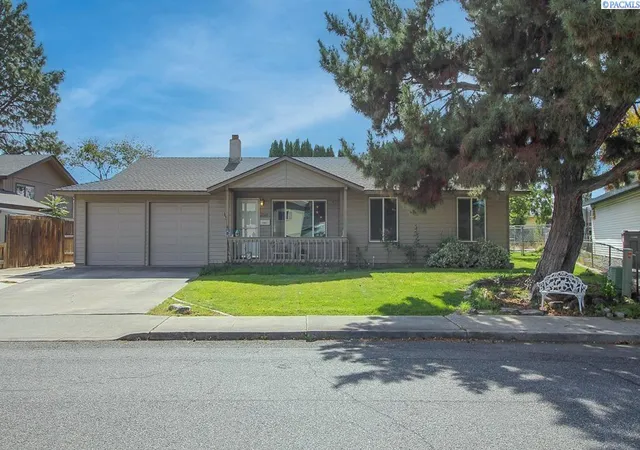 Photo 1 of Single family home for sale at 2509 W Grand Ronde Pl, Kennewick, WA 99336 | MLS# PAC296778 | Listing updated on 2026-10-22