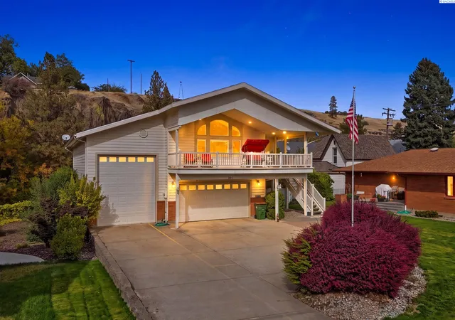 Single family home for sale at 205 E Cooper St, Colfax, WA 99111 | MLS# PAC296785