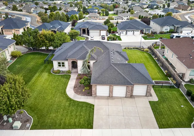Photo 3 of Single family home for sale at 1642 Sicily Ln, Richland, WA 99352 | MLS# PAC296788 | Listing updated on 2026-10-17