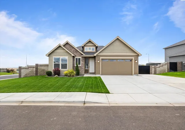Photo 2 of Sale Pending at 502 Constance Ave, West Richland, WA 99353 | MLS# PAC296795 | Listing updated on 2026-10-21