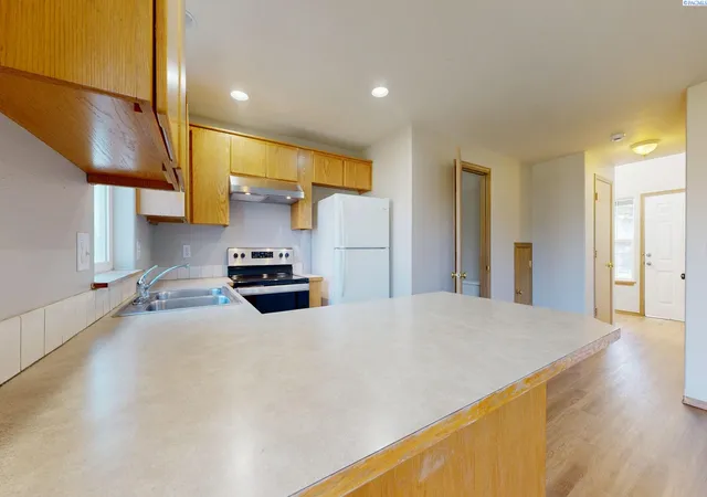 Photo 4 of Single family home for sale at 8707 Stutz Dr, Pasco, WA 99301 | MLS# PAC296819 | Listing updated on 2026-10-22