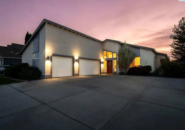 Photo 2 of Single family home for sale at 621 Pinnacle Dr, West Richland, WA 99353 | MLS# PAC296843 | Listing updated on 2026-10-21