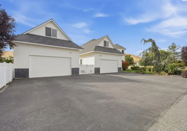 Photo 4 of Single family home for sale at 5601 Glenbrook Loop, West Richland, WA 99353 | MLS# PAC296848 | Listing updated on 2026-10-15