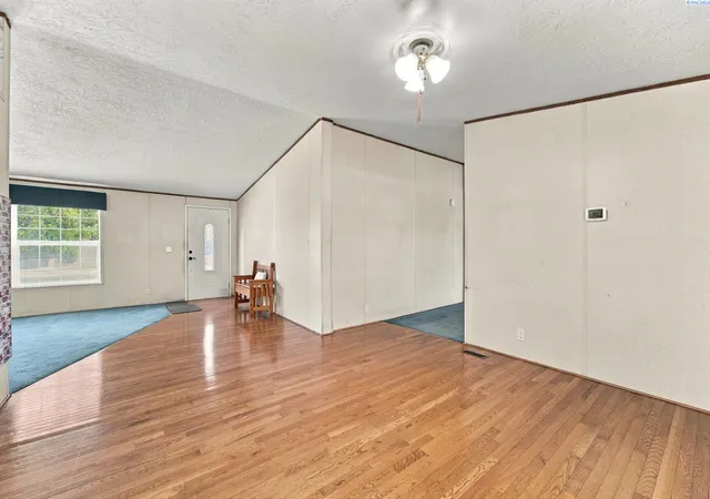 Photo 4 of Manufactured home for sale at 39606 S 2180 Prairie SE, Kennewick, WA 99337 | MLS# PAC296853 | Listing updated on 2026-10-15