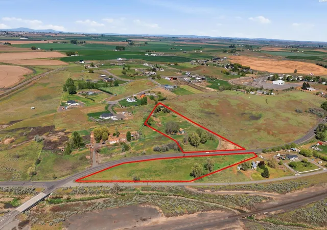 Photo 3 of Single family home for sale at 351 W Eltopia, Eltopia, WA 99330 | MLS# PAC296855 | Listing updated on 2026-10-14