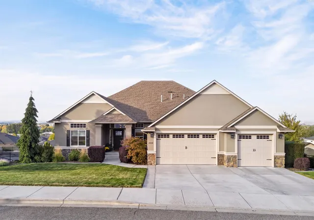 Photo 1 of Single family home for sale at 2410 W 51st Avenue, Kennewick, WA 99337 | MLS# PAC296858 | Listing updated on 2026-10-15