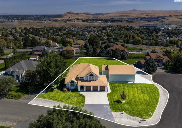 Photo 1 of Sale Pending at 225 Sarah Rd, Kennewick, WA 99338 | MLS# PAC296863 | Listing updated on 2026-10-21