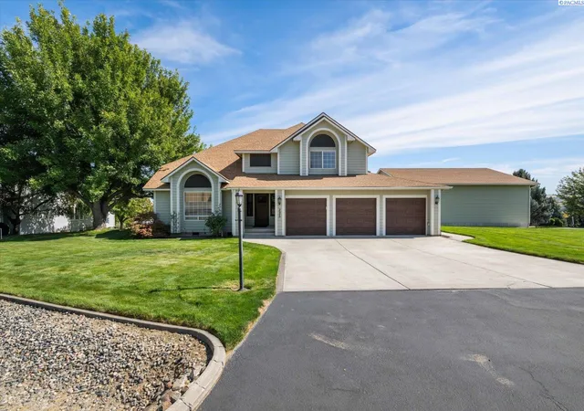 Photo 2 of Sale Pending at 225 Sarah Rd, Kennewick, WA 99338 | MLS# PAC296863 | Listing updated on 2026-10-21