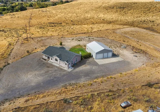 Photo 2 of Manufactured home for sale at 11708 E Ruppert Rd, Benton City, WA 99320 | MLS# PAC296865 | Listing updated on 2026-10-21
