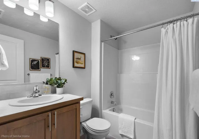 Photo 3 of Single family home for sale at 602 Pappys Way, Grandview, WA 98930 | MLS# PAC296867 | Listing updated on 2026-10-17