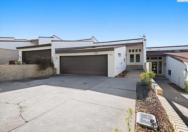 Photo 1 of Condo for sale at 2009 Fairway Dr, Richland, WA 99352 | MLS# PAC296879 | Listing updated on 2026-10-22