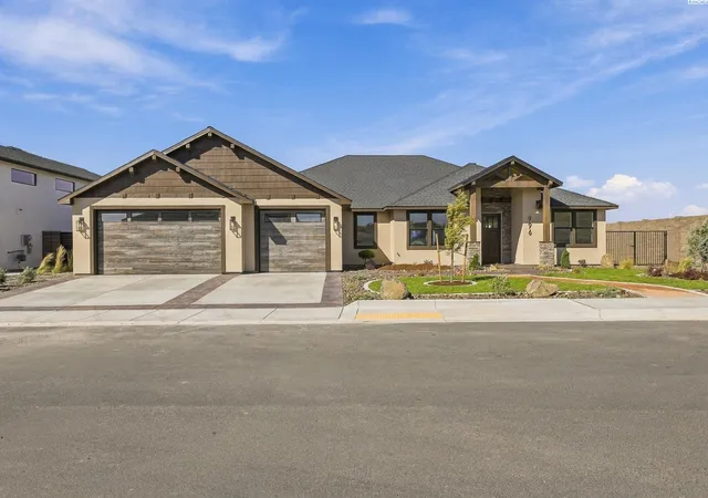 Photo 4 of Single family home for sale at 996 Andes Ave, West Richland, WA 99353 | MLS# PAC296881 | Listing updated on 2026-10-16
