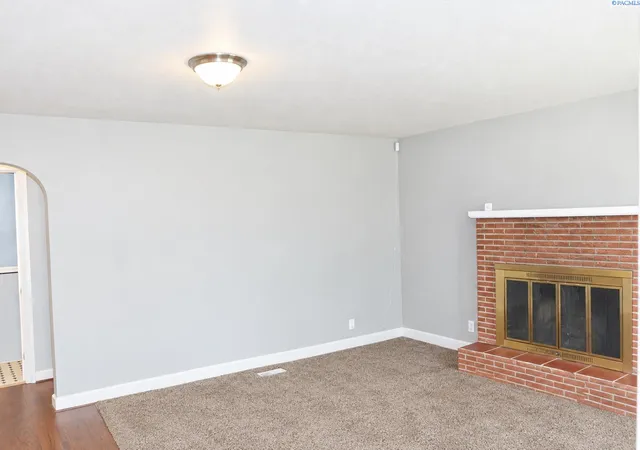 Photo 3 of Single family home for sale at 1315 W Kennewick Ave, Kennewick, WA 99336 | MLS# PAC296882 | Listing updated on 2026-10-27