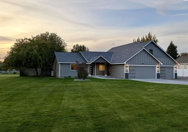 Photo 3 of Single family home for sale at 4403 Mount Daniel Ct, West Richland, WA 99353 | MLS# PAC296885 | Listing updated on 2026-10-16