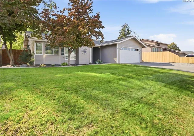 Photo 3 of Single family home for sale at 8607 W Entiat Ave, Kennewick, WA 99336 | MLS# PAC296891 | Listing updated on 2026-10-18