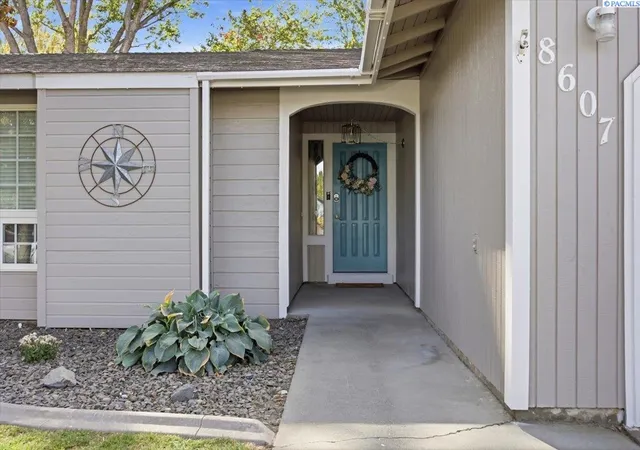 Photo 3 of Single family home for sale at 8607 W Entiat Ave, Kennewick, WA 99336 | MLS# PAC296891 | Listing updated on 2026-10-18