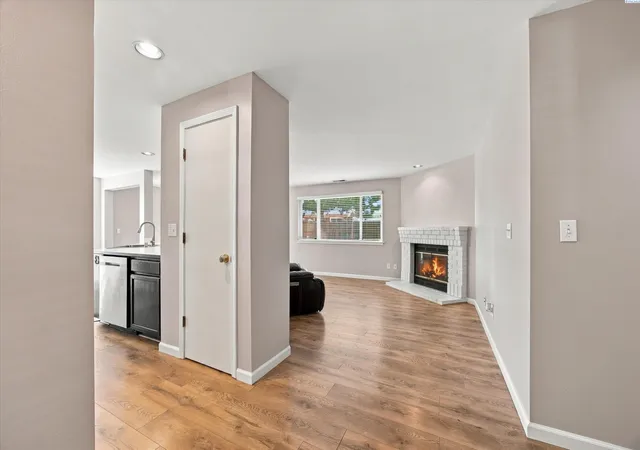 Photo 4 of Single family home for sale at 1905 W 24th Avenue, Kennewick, WA 99337 | MLS# PAC296897 | Listing updated on 2026-10-23