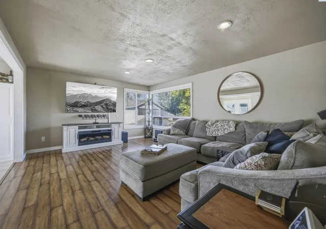 Photo 3 of Single family home for sale at 5121 W Margaret St, Pasco, WA 99301 | MLS# PAC296901 | Listing updated on 2026-10-17