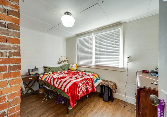 Photo 4 of Sale Pending at 230-240 SE Spring St, Pullman, WA 99163 | MLS# PAC296905 | Listing updated on 2026-10-20