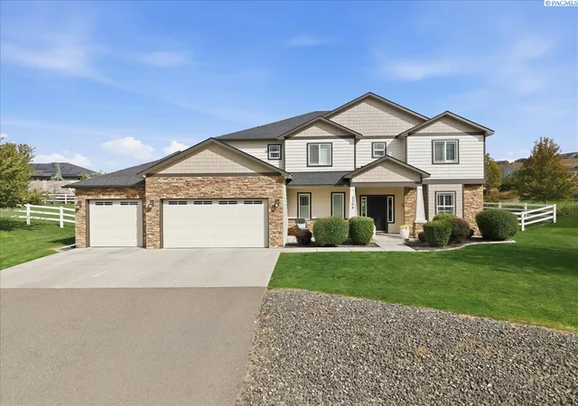 Photo 1 of Single family home for sale at 3704 N Levi Ct, Kennewick, WA 99338 | MLS# PAC296908 | Listing updated on 2026-10-22