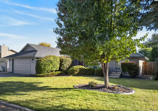 Photo 2 of Single family home for sale at 3305 W 23rd Avenue, Kennewick, WA 99337 | MLS# PAC296911 | Listing updated on 2026-10-21