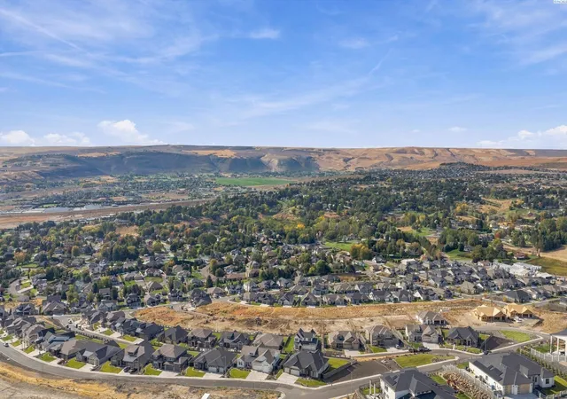 Photo 3 of Land for sale at 2501 Falconcrest Lp, Richland, WA 99352 | MLS# PAC296913 | Listing updated on 2026-10-14