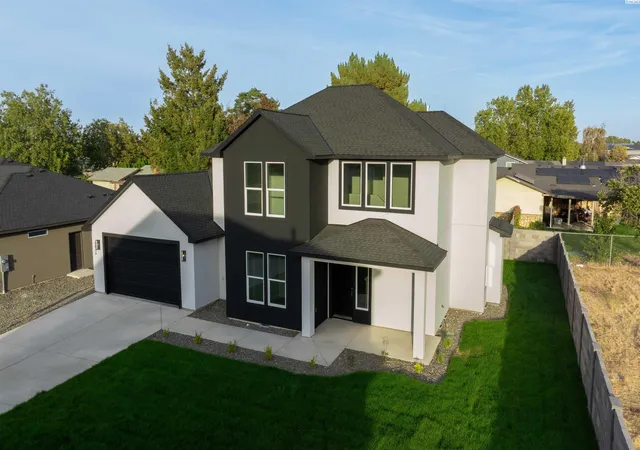 Photo 1 of Single family home for sale at 1056 N Grant Pl, Kennewick, WA 99336 | MLS# PAC296918 | Listing updated on 2026-10-20