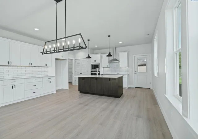 Photo 3 of Single family home for sale at 1056 N Grant Pl, Kennewick, WA 99336 | MLS# PAC296918 | Listing updated on 2026-10-20