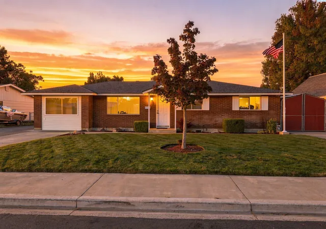 Photo 2 of Single family home for sale at 540 Holly St, Richland, WA 99354 | MLS# PAC296920 | Listing updated on 2026-10-15