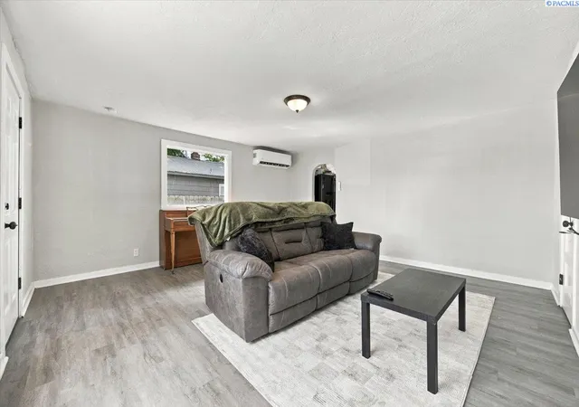 Photo 3 of Sale Pending at 1216 S 3rd Avenue, Pasco, WA 99301 | MLS# PAC296925 | Listing updated on 2026-10-21