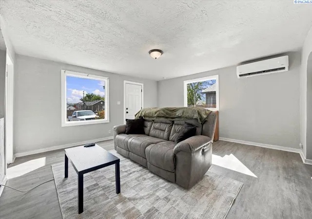 Photo 3 of Sale Pending at 1216 S 3rd Avenue, Pasco, WA 99301 | MLS# PAC296925 | Listing updated on 2026-10-21