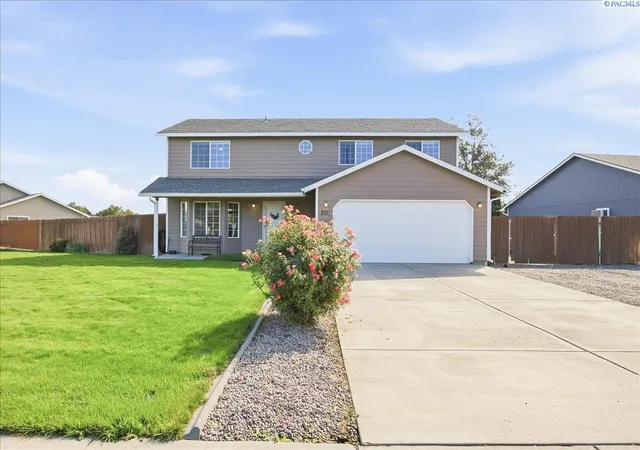 Photo 2 of Single family home for sale at 201 W 48th Avenue, Kennewick, WA 99337 | MLS# PAC296929 | Listing updated on 2026-10-22