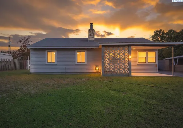 Single family home for sale at 413 Basswood Ave, Richland, WA 99352 | MLS# PAC296933