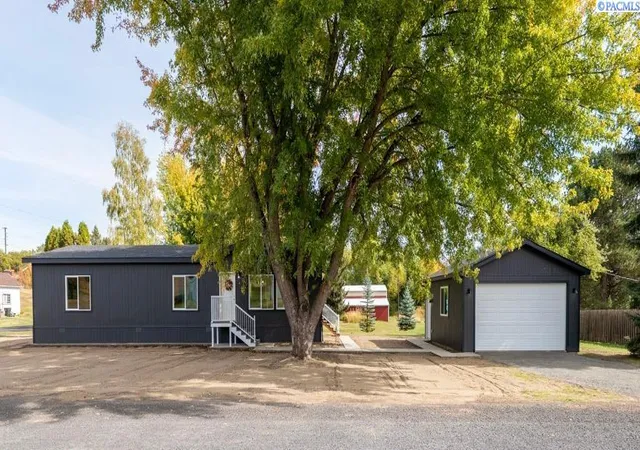 Photo 2 of Manufactured home for sale at 509 W Bartlett St, Oakesdale, WA 99158 | MLS# PAC296937 | Listing updated on 2026-10-15