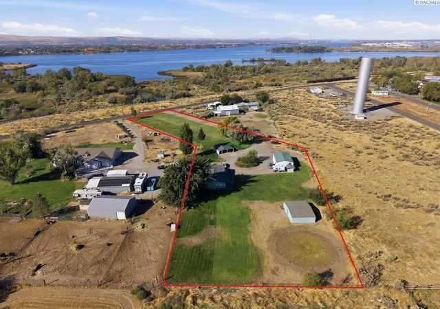 Photo 1 of Sale Pending at 165 Hanson Loop, Burbank, WA 99323 | MLS# PAC296946 | Listing updated on 2026-10-16