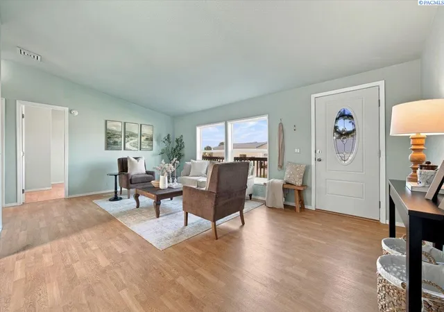 Photo 4 of Sale Pending at 165 Hanson Loop, Burbank, WA 99323 | MLS# PAC296946 | Listing updated on 2026-10-16